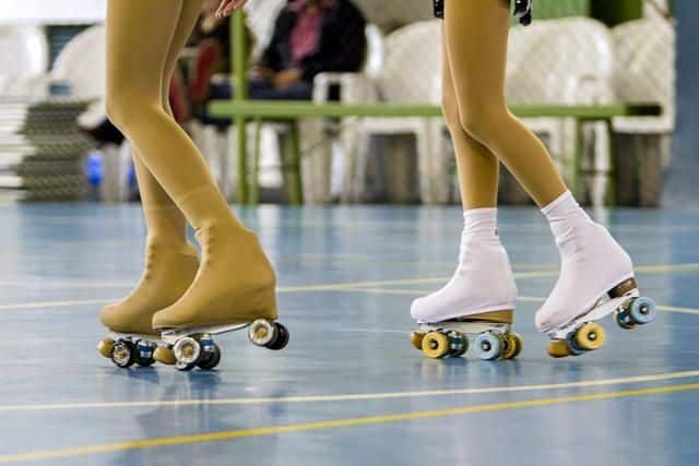 Como Andar de Patins de 4 Rodas para Iniciantes